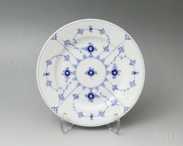 ロイヤルコペンハーゲン（Royal Copenhagen） ブルーフルーテッド・プレイン/Blue Fluted Plain プレート 17cm