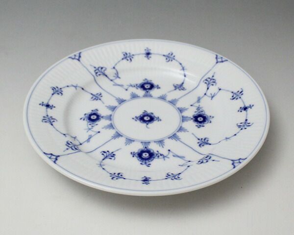 ロイヤルコペンハーゲン（Royal Copenhagen） ブルーフルーテッド・プレイン/Blue Fluted Plain プレート 17cm