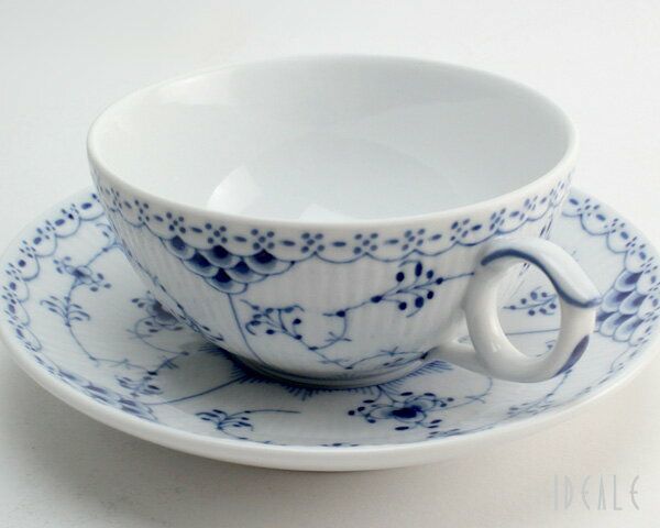 ロイヤルコペンハーゲン（Royal Copenhagen） ブルーフルーテッド ハーフレース/Blue Fluted Half Lace ティーカップ&ソーサー