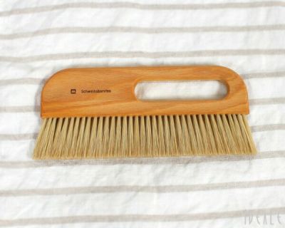 レデッカー（REDECKER） 薄型幅広テーブルブラシ(白豚毛) 20×9cm