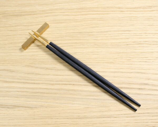 クチポール（Cutipol） ゴア/GOA 箸 + 箸置きセット ブラックマットゴールド