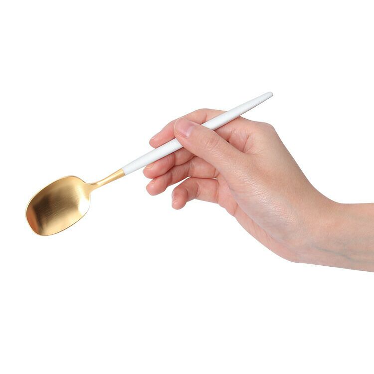 クチポール（Cutipol） ナウ/NAU デザートスプーン ホワイトマットゴールド