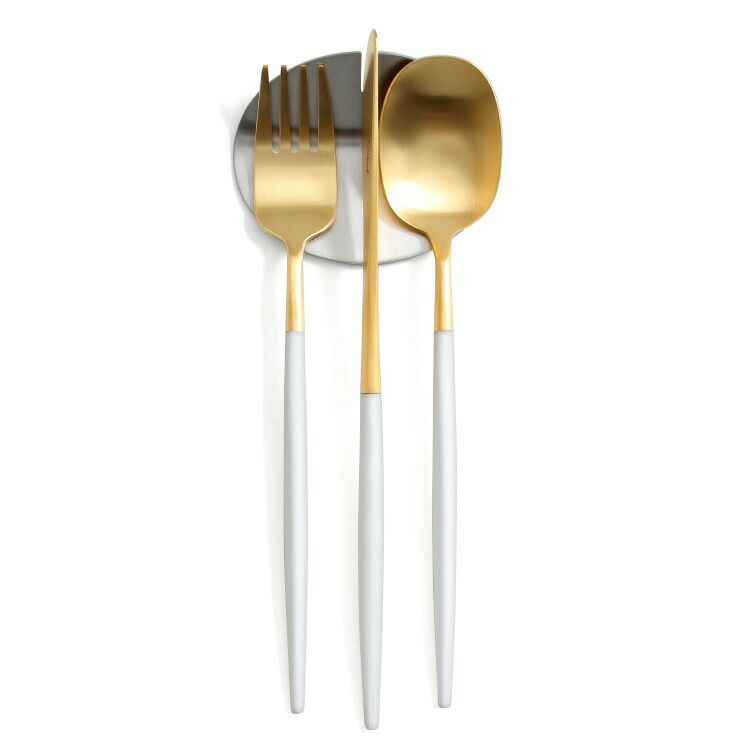 クチポール（Cutipol） ナウ/NAU ディナー3点＆カトラリーレスト1点 ホワイトマットゴールド