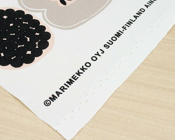 マリメッコ（marimekko） コンポッティ/KOMPOTTI コットンファブリック(生地) (30cm以上から10cm単位で切り売り)