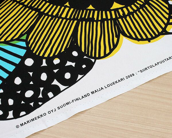 マリメッコ（marimekko） シイルトラプータルハ/SIIRTOLAPUUTARHA コットンファブリック(生地) (30cm以上から10cm単位で切り売り)