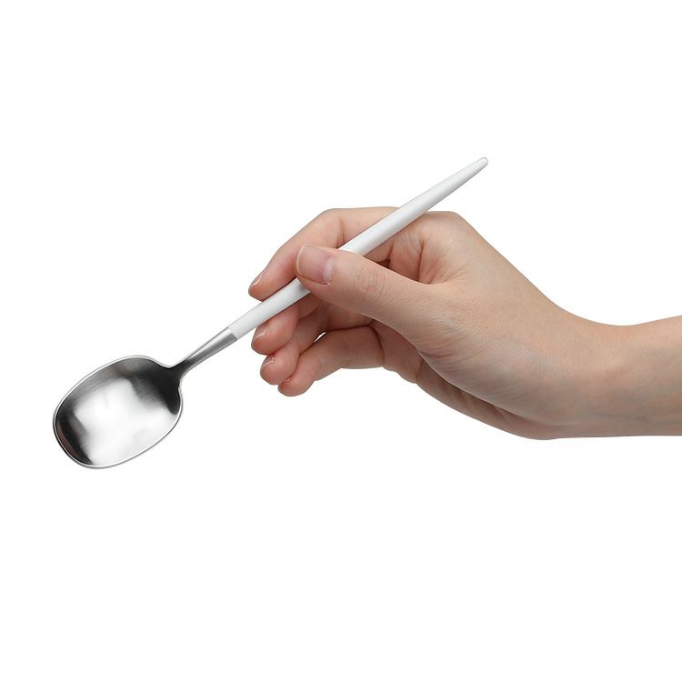 クチポール（Cutipol） ナウ/NAU デザートスプーン ホワイト