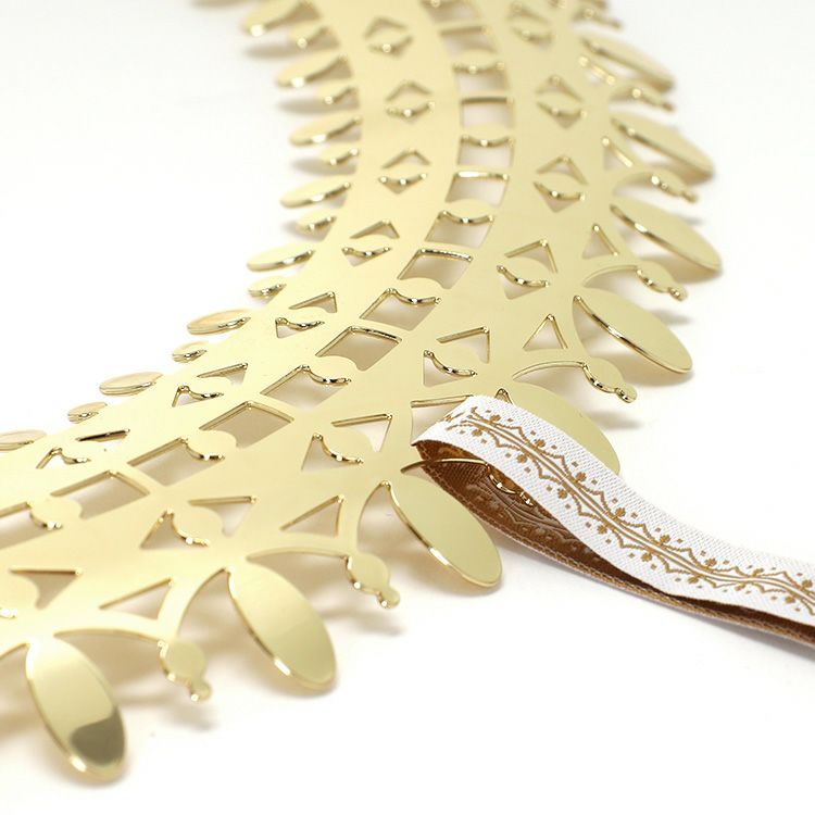 ビヨン・ヴィンブラッド（BJORN WIINBLAD） クリスマスリース 25cm ゴールド