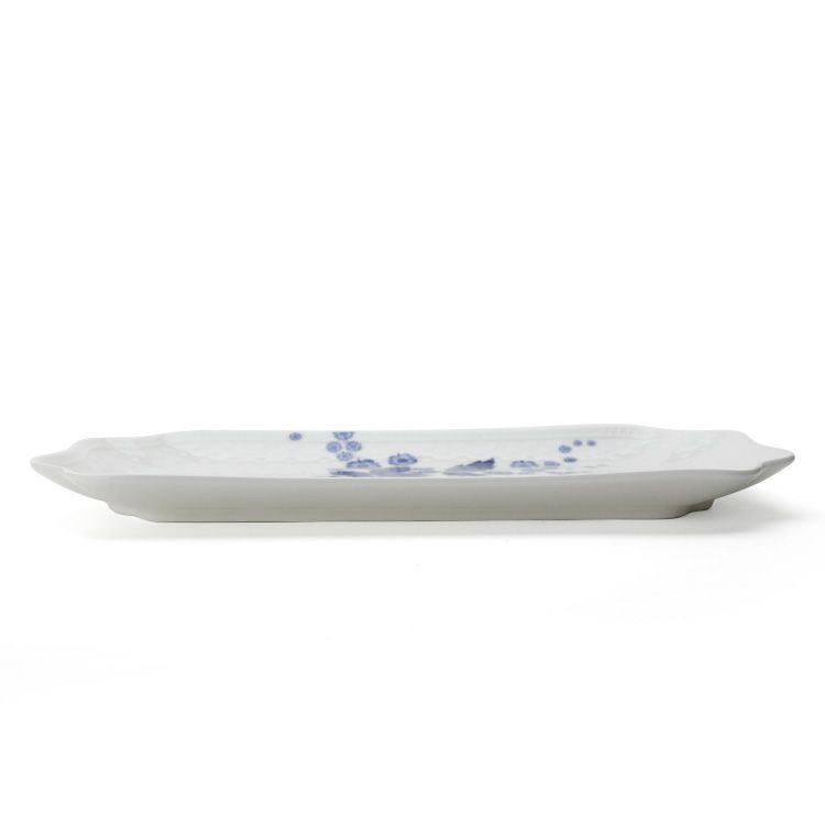 ウェッジウッド（WEDGWOOD） ストロベリーブルームインディゴ フィッシュディッシュ 25.5cm ホワイト