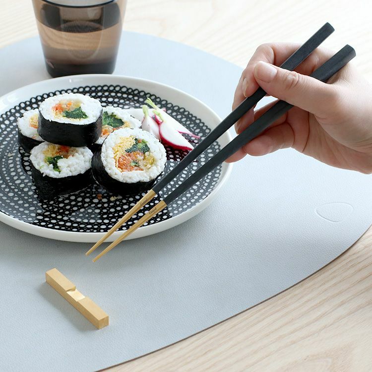 クチポール（Cutipol） クーベ/KUBE 箸 + 箸置き 箱付ペアセット　マットゴールド